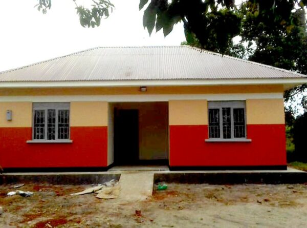 Construcción viviendas para trabajadores centro de salud Abedober, Uganda
