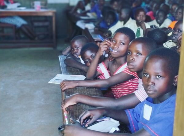 Becas para niños de la calle en Lukka, Uganda