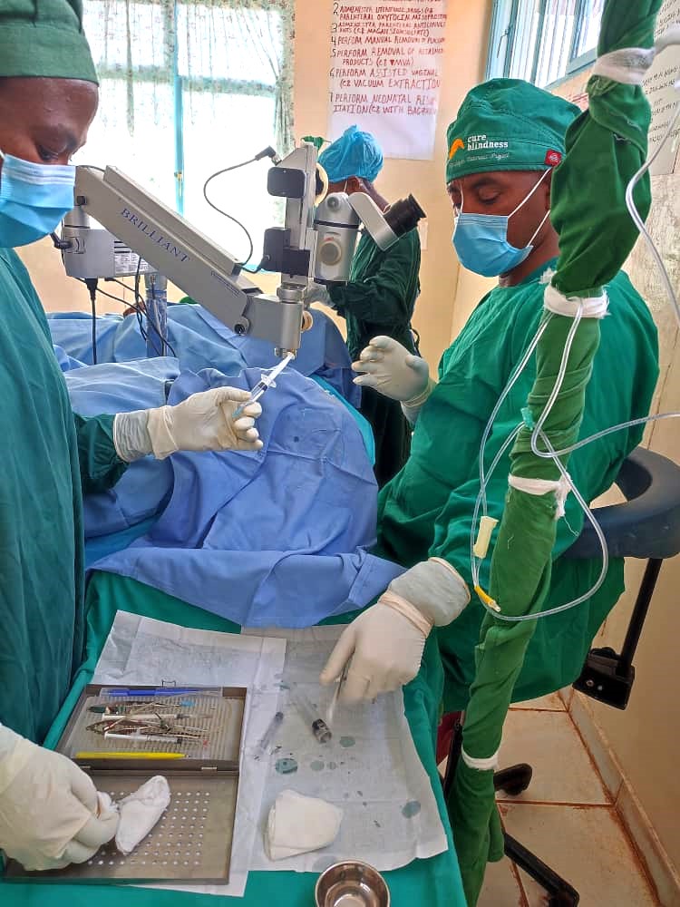 Cirugía de cataratas en el Centro de Salud de Metcha, Etiopía